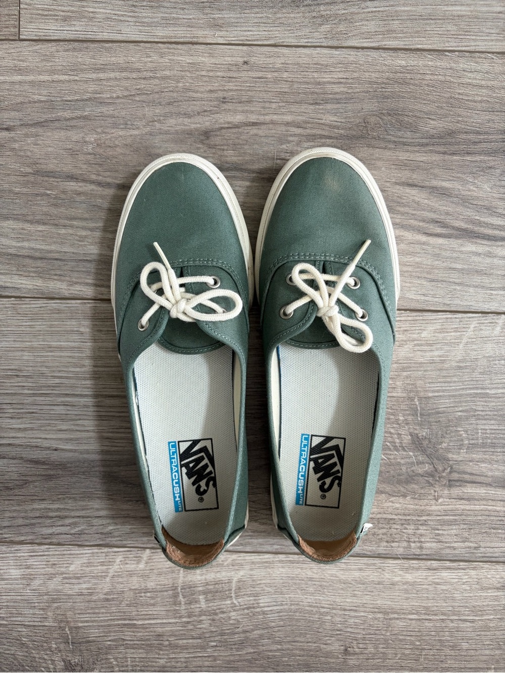 Women’s Vans, Size 8.5, Slip on, Classic low-profile